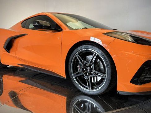 Used 2024 Chevrolet Corvette Stingray Premium Cpe w/ Z51 Performance Package RWD image 17
