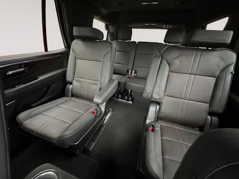 Used 2025 Chevrolet Tahoe High Country AWD/4WD image 13