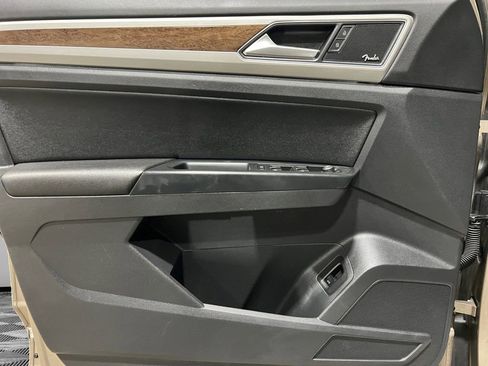 Used 2018 Volkswagen Atlas SEL Premium image 24