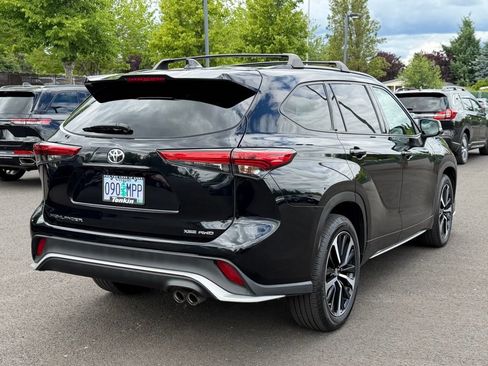 Used 2021 Toyota Highlander XSE AWD/4WD image 8