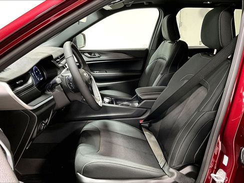 New 2025 Jeep Grand Cherokee Laredo X w/ Luxury Tech Group I image 34