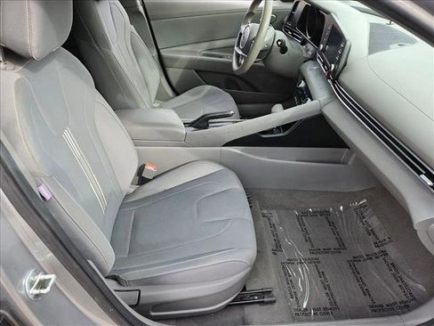 Used 2021 Hyundai Elantra SEL image 19