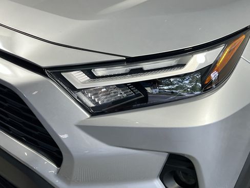 Used 2025 Toyota RAV4 XLE FWD image 12