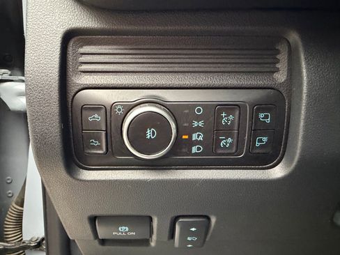 Used 2025 Ford F350 Platinum image 17