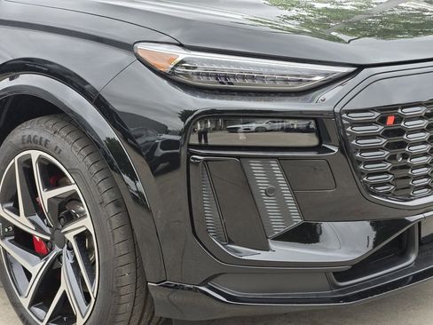 New 2027 Audi SQ6 e-tron Premium Plus AWD/4WD image 12