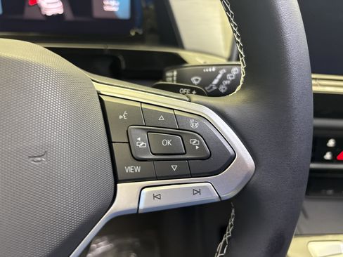 New 2026 Volkswagen Atlas Cross Sport SE image 16