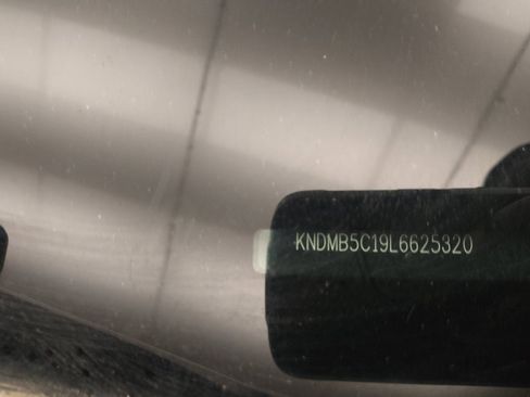 Used 2020 Kia Sedona LX FWD image 33