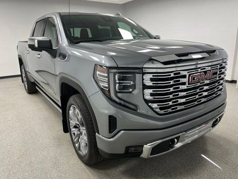 Used 2023 GMC Sierra 1500 Denali w/ Denali Reserve Package AWD/4WD image 2