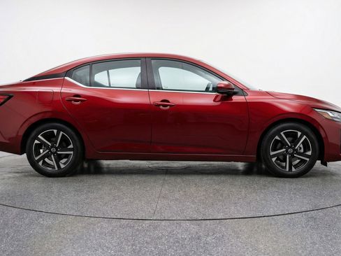 Used 2025 Nissan Sentra SV FWD image 11