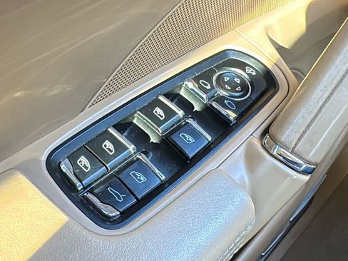 Used 2015 Porsche Cayenne S AWD/4WD image 26