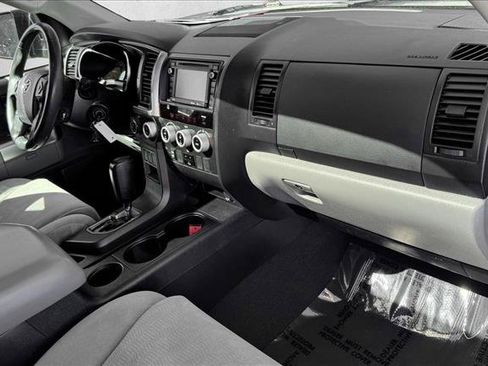 Used 2019 Toyota Sequoia SR5 AWD/4WD image 21