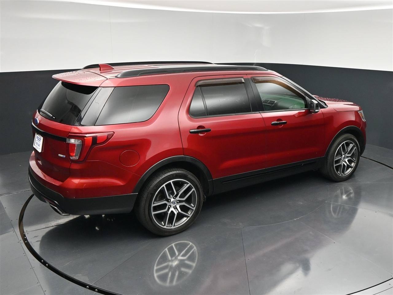 Used 2017 Ford Explorer Sport w/ Equipment Group 401A AWD/4WD image 23