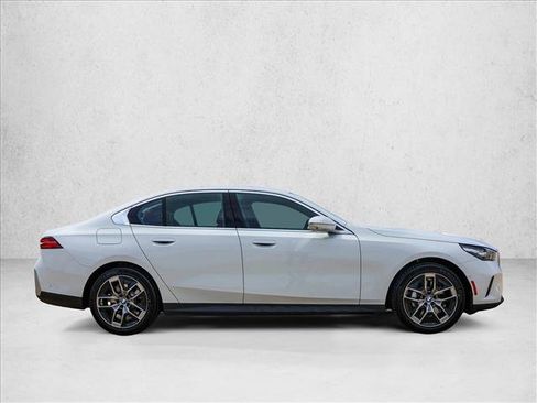 New 2027 BMW 530i xDrive w/ Premium Package AWD/4WD image 4