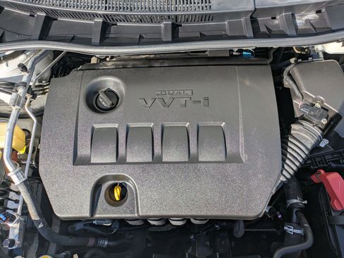 Used 2013 Toyota Corolla LE image 24