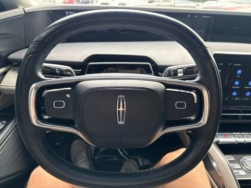 Used 2024 Lincoln Nautilus Reserve AWD/4WD image 38