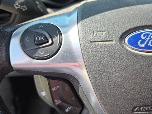 Used 2017 Ford C-MAX Energi SE w/ Equipment Group 401A FWD image 16