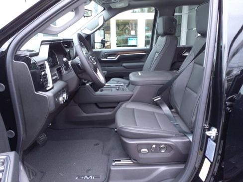 Used 2024 GMC Sierra 2500 Denali w/ Denali Reserve Package image 7