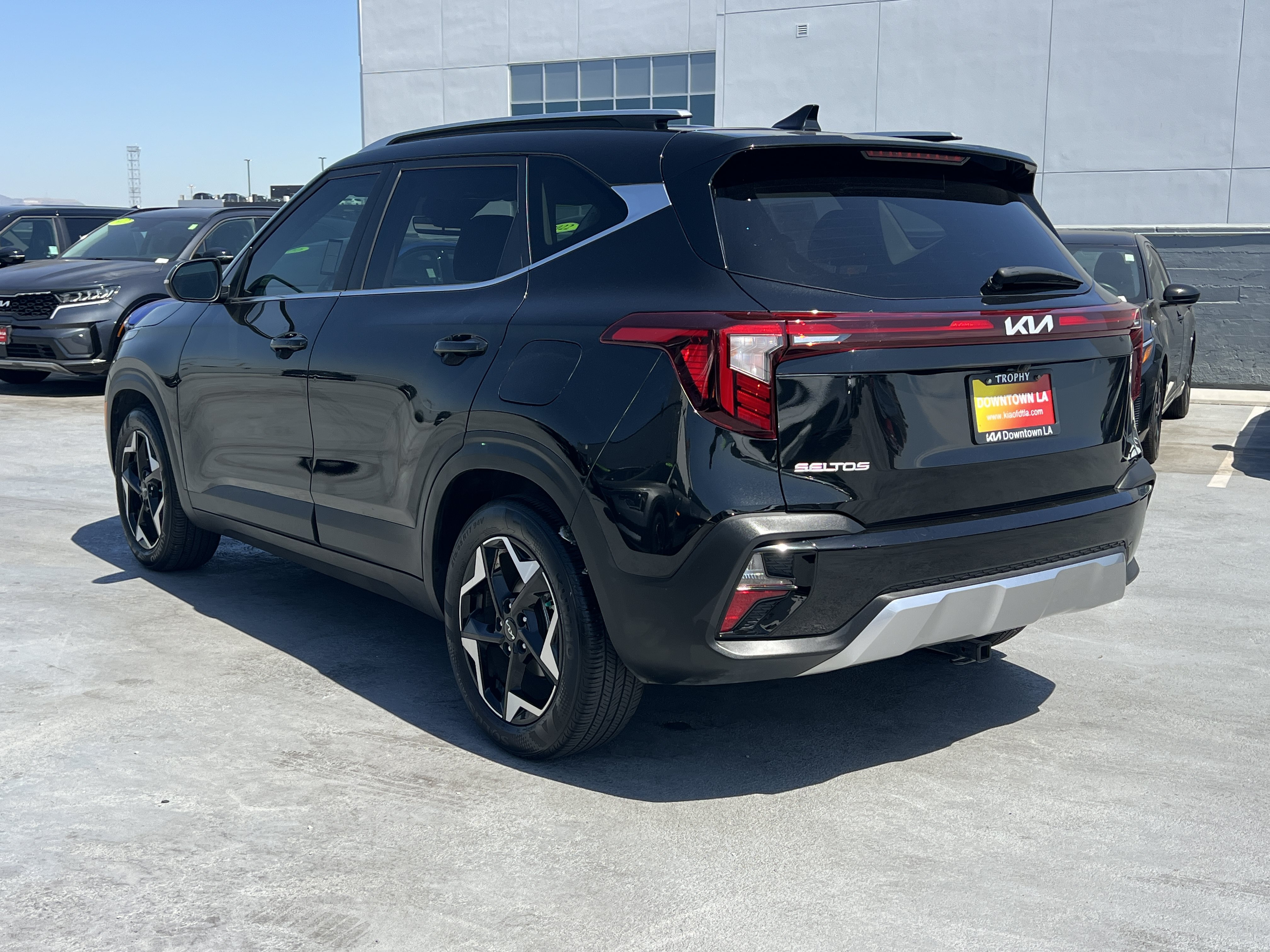 Certified 2024 Kia Seltos EX FWD image 4