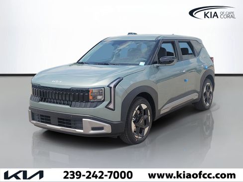 New 2027 Kia Seltos S FWD image 3