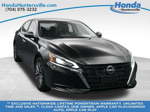 Used 2025 Nissan Altima 2.5 SV FWD image 1