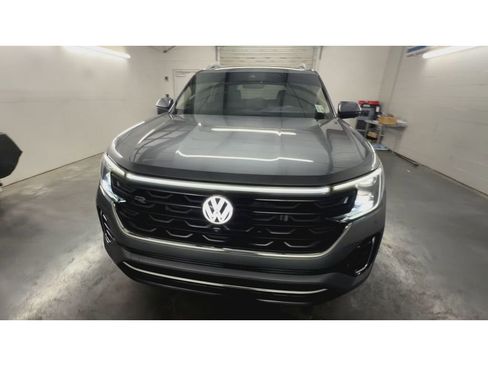 Used 2024 Volkswagen Atlas SEL Premium R-Line AWD/4WD image 3