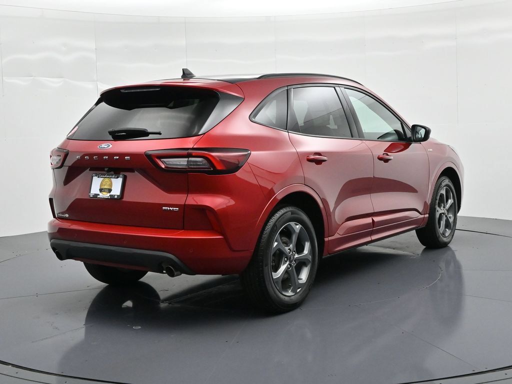 Used 2023 Ford Escape ST-Line w/ Tech Pack #1 AWD/4WD image 6