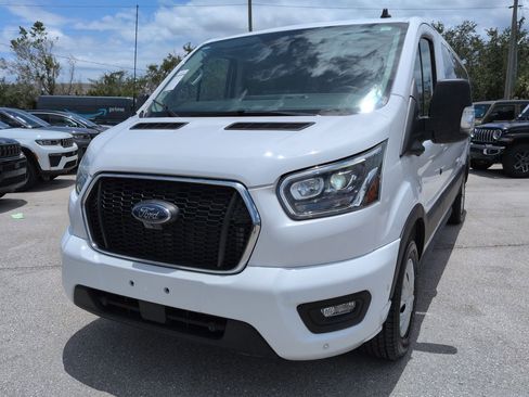 Used 2023 Ford Transit 350 XLT RWD image 9