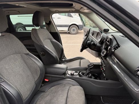 Used 2017 MINI Cooper Clubman w/ Premium Package image 20