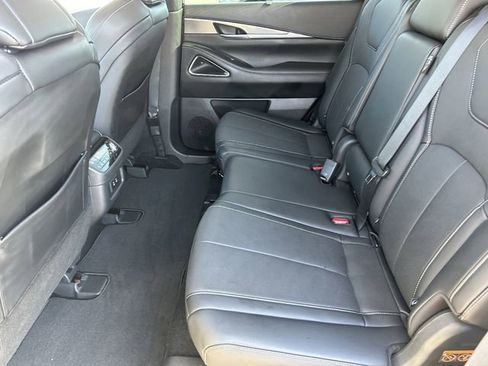 Certified 2026 INFINITI QX60 Luxe w/ Family Package AWD/4WD image 19