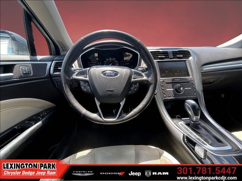 Used 2016 Ford Fusion Titanium AWD/4WD image 8