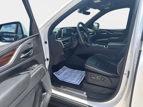 Used 2022 Cadillac Escalade ESV Premium Luxury w/ Performance Package AWD/4WD image 9