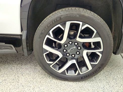 Used 2024 Chevrolet Silverado EV RST AWD/4WD image 9