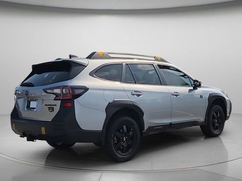 Used 2025 Subaru Outback Wilderness AWD/4WD image 7