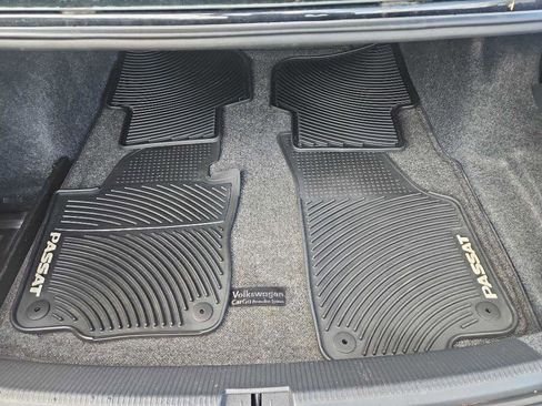 Used 2014 Volkswagen Passat 1.8T SE FWD image 8