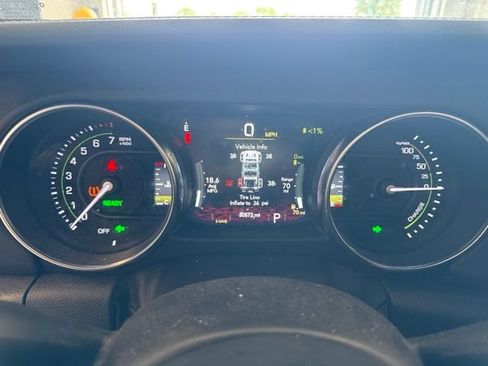 Used 2023 Jeep Wrangler Unlimited Sahara w/ Cold Weather Group AWD/4WD image 7