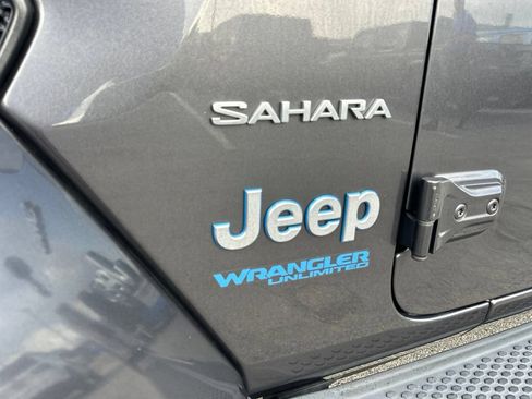 Used 2022 Jeep Wrangler Unlimited Sahara w/ Safety Group AWD/4WD image 21