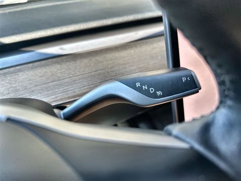 Used 2023 Tesla Model 3 Standard Range image 17