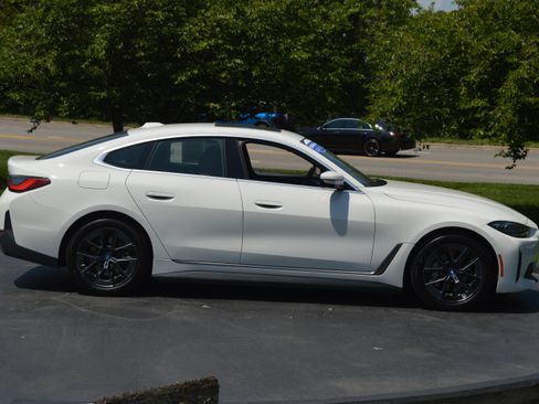 Certified 2023 BMW i4 eDrive40 w/ Premium Package RWD image 12