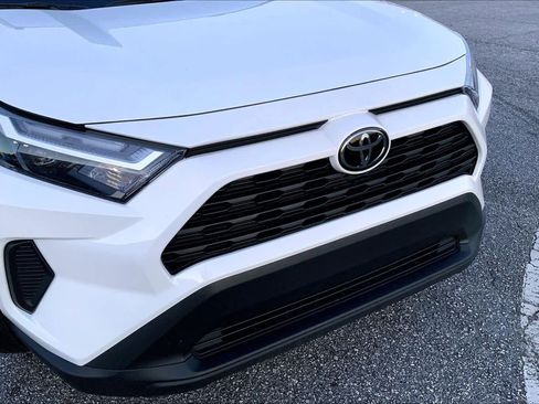 Used 2025 Toyota RAV4 LE image 28
