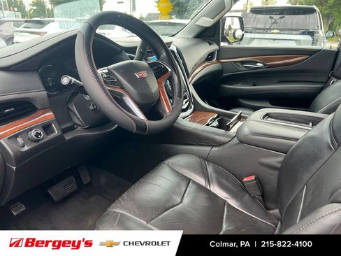 Used 2016 Cadillac Escalade ESV 2WD image 9
