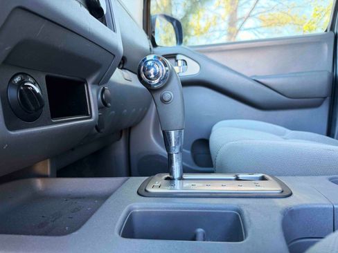 Used 2006 Nissan Frontier SE w/ (P01) Power Pkg image 24