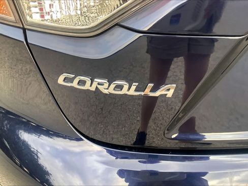 Used 2025 Toyota Corolla LE FWD image 30