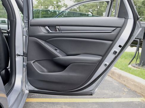 Used 2022 Honda Accord Sport image 32