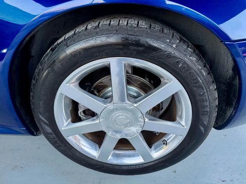 Used 2006 Cadillac XLR image 13