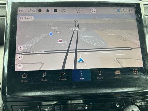 Used 2024 Jeep Grand Cherokee Limited w/ Black Appearance Package image 8