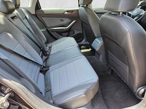 Used 2025 Volkswagen Jetta SE FWD image 19