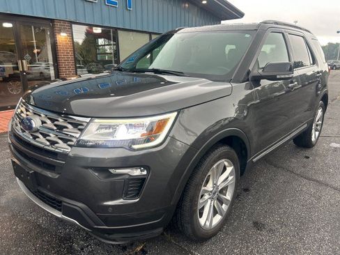Used 2018 Ford Explorer XLT w/ Equipment Group 202A AWD/4WD image 2