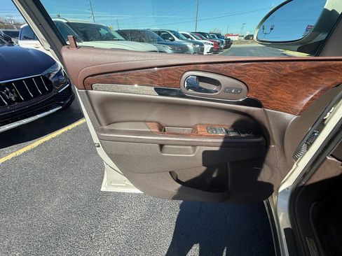 Used 2014 Buick Enclave Leather image 11
