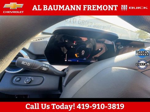 Used 2025 Chevrolet Trax LT FWD image 21