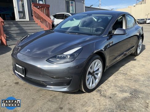 Used 2023 Tesla Model 3 Standard Range image 87